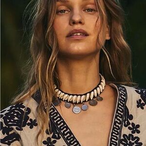 Free People Kalua Shell necklace NWT